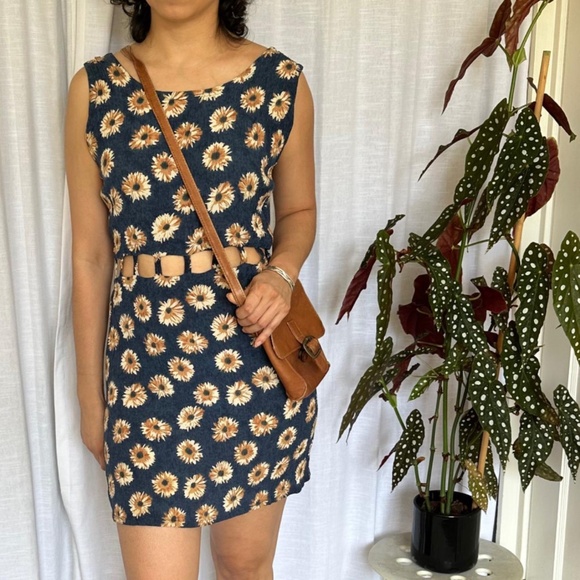 Vintage Camel Brown Leather Messenger Bag - Picture 6 of 8